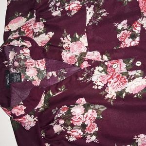 Burgundy flower print tunic top sz Small